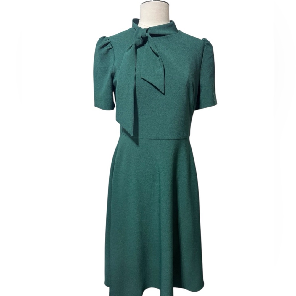 Maggy London size 6 dress pockets